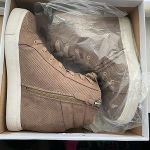STEVE MADDEN wedge sneakers tan